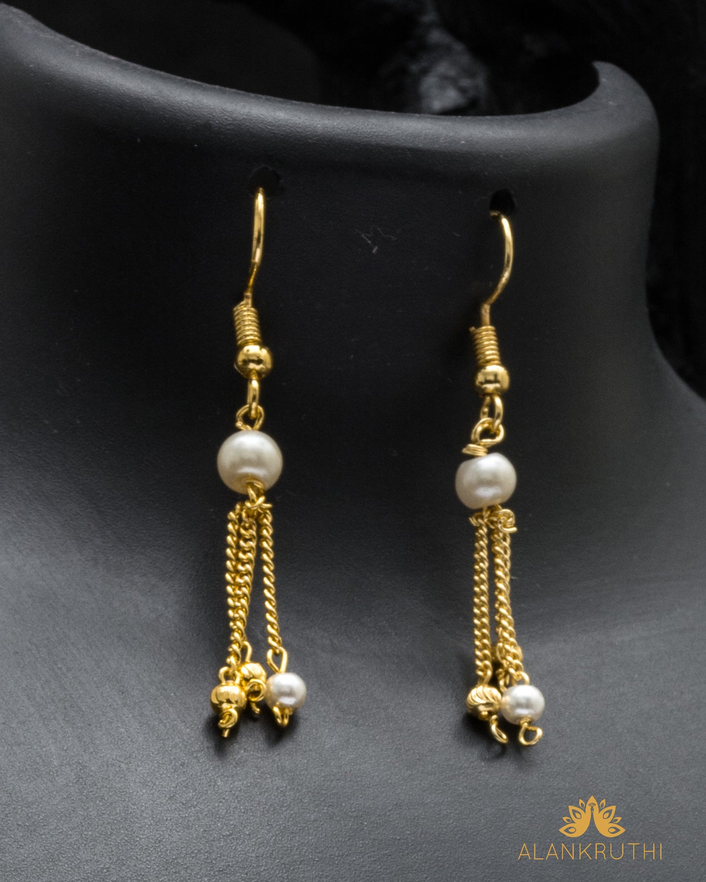 3 Layered Pearl & Gold Chain With Earrings