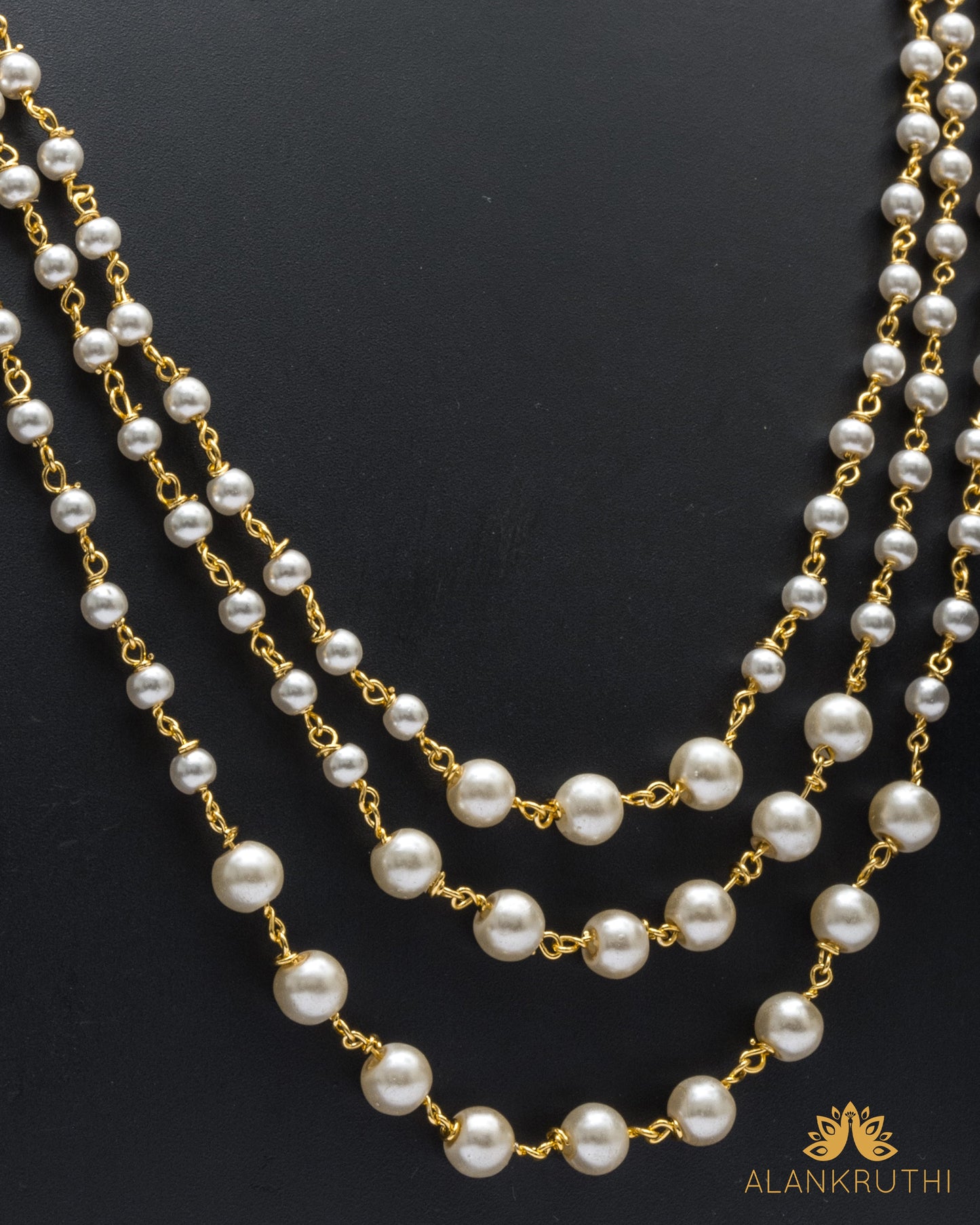 3 Layered Pearl Chain With Earrings