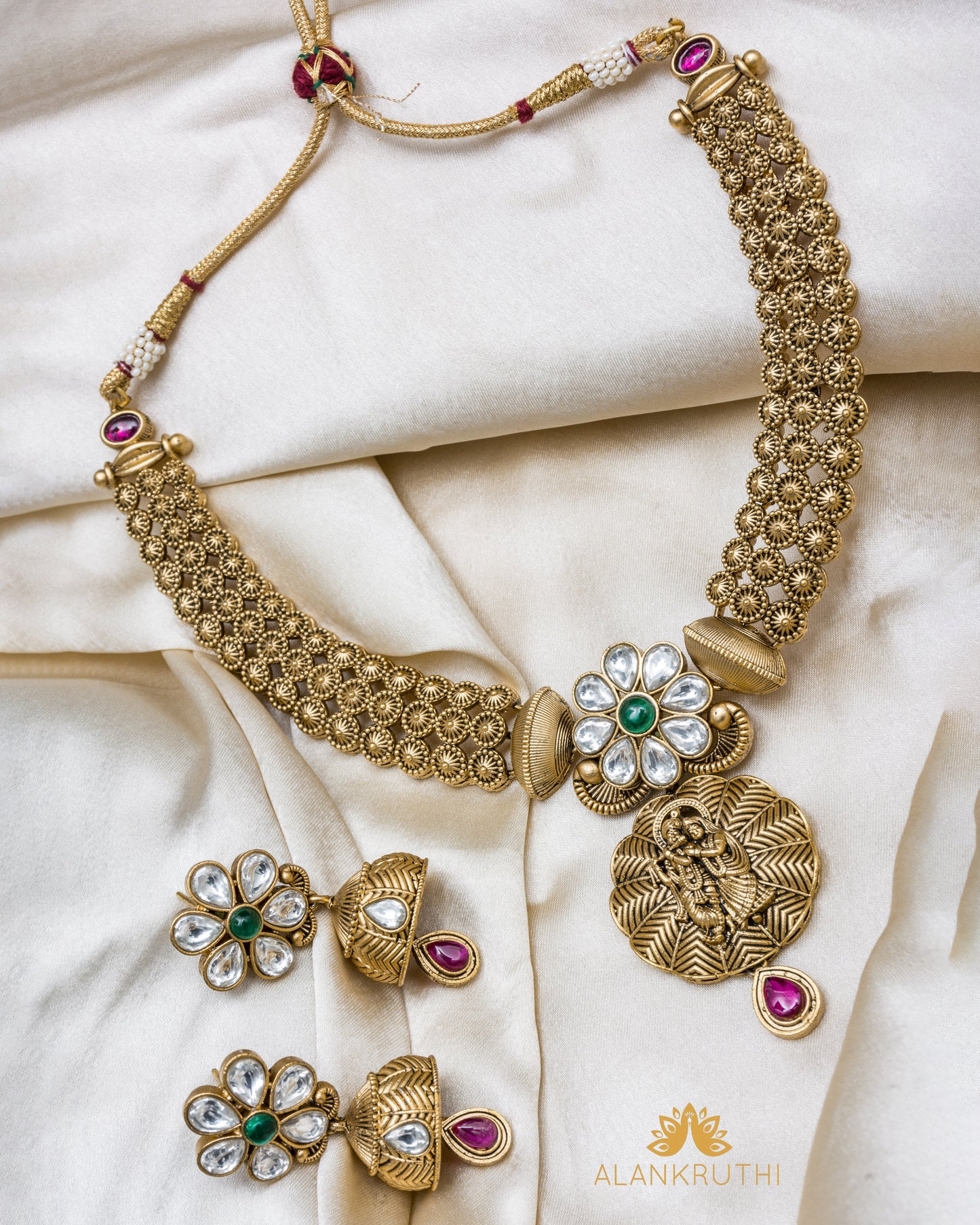 Matte Necklace Set