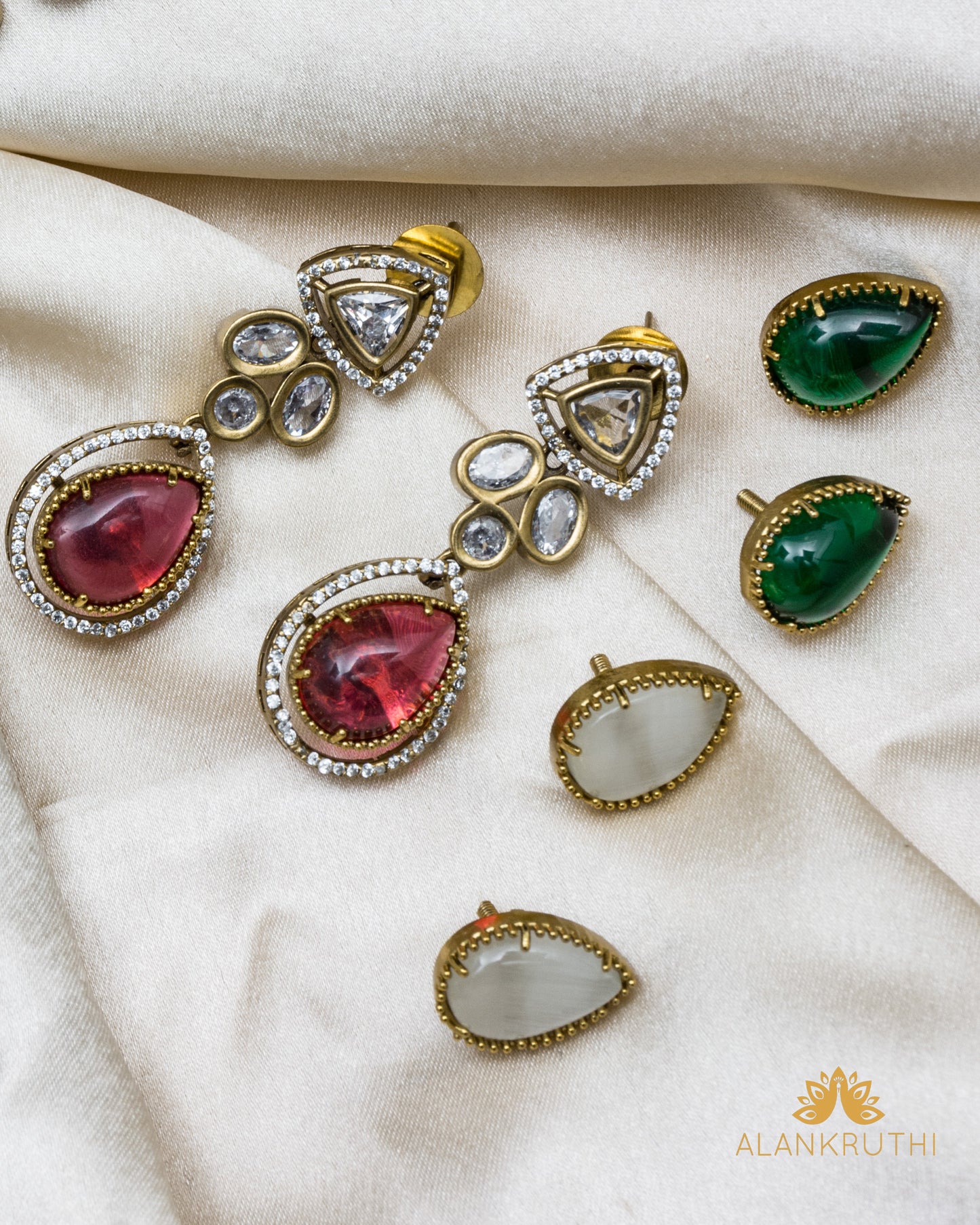 Victorian Ad Necklace Set