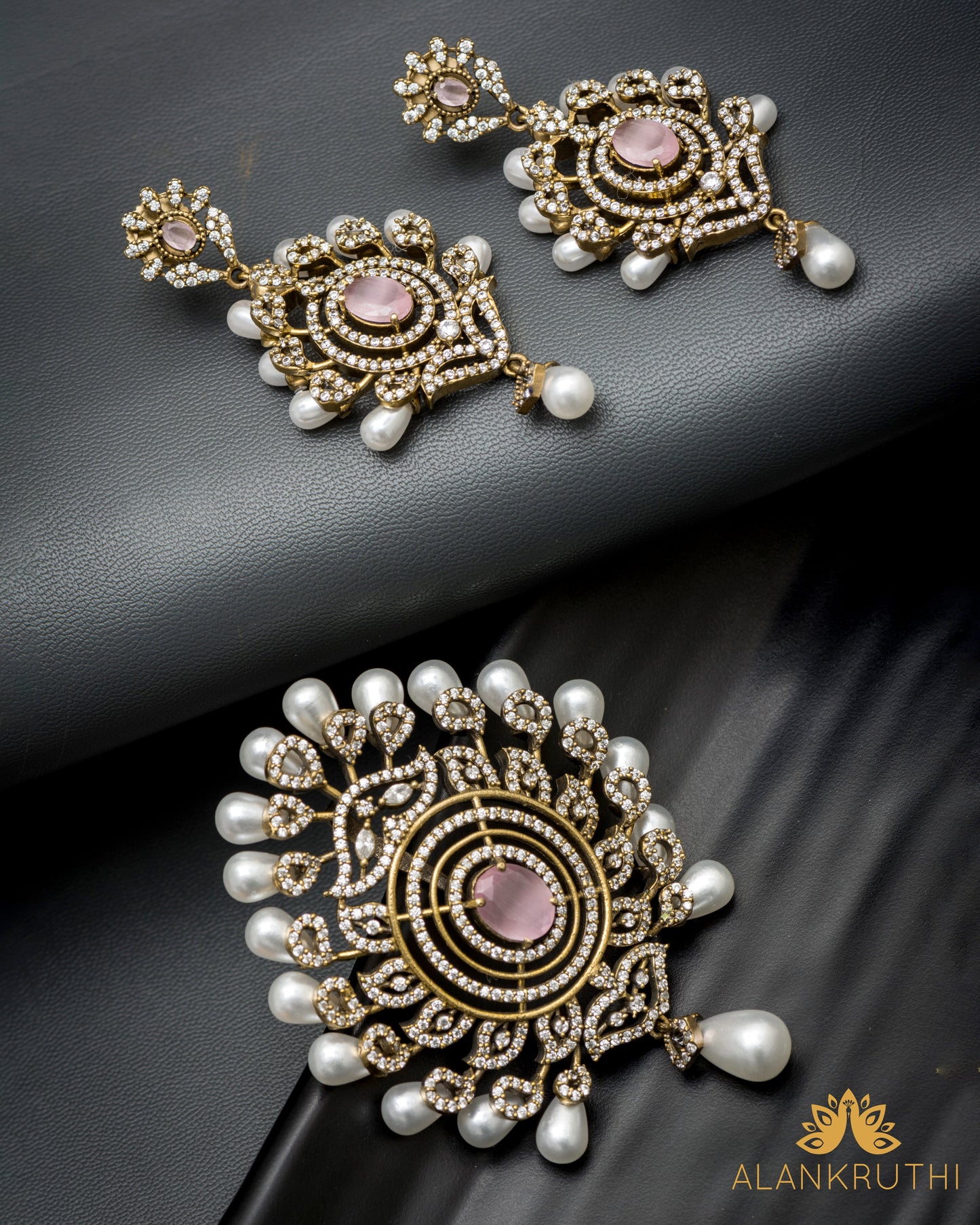 Victorian Pendant Set