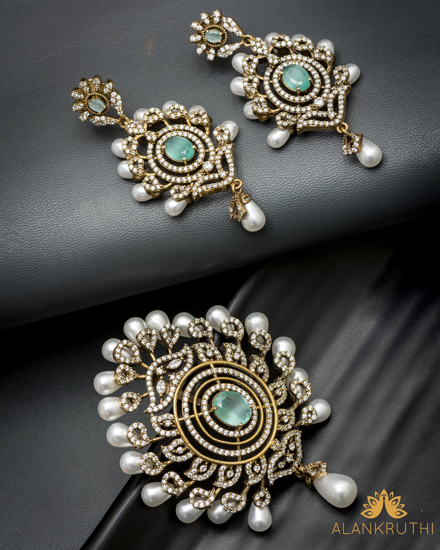 Victorian Pendant Set