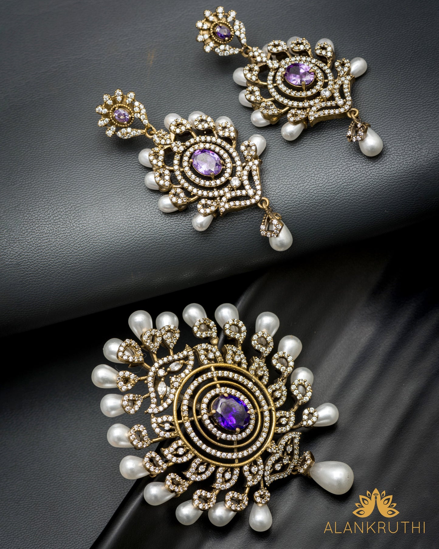 Victorian Pendant Set