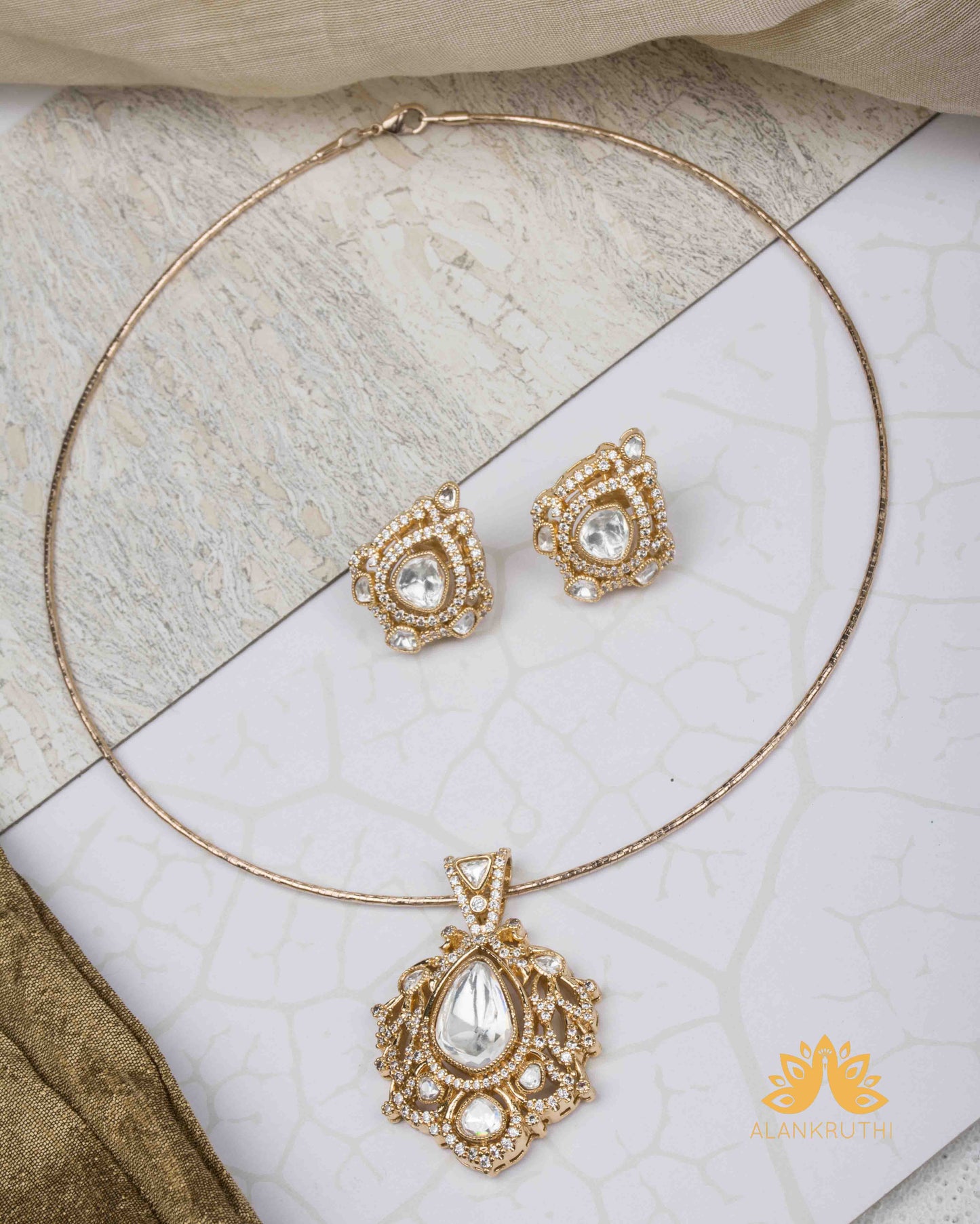 Ad Stone Moissanite Pendant Set